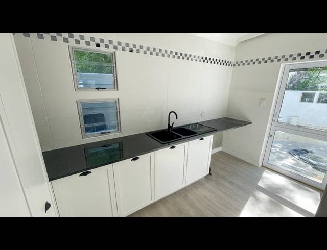 2 BEDROOM PROPERTY TO RENT IN SOMERSET WEST